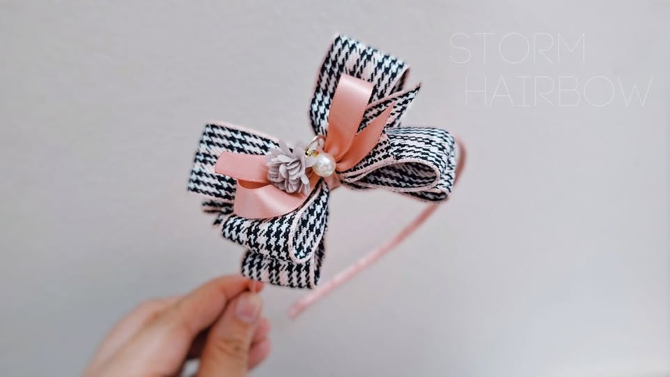 Bờm kẻ hồng vintage mix charm hoa treo & charm ngọc trai